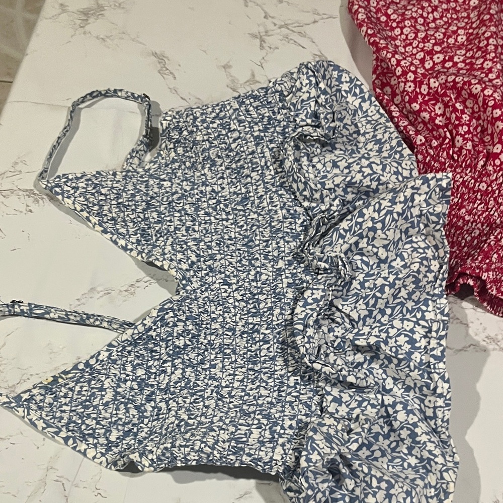 2 tops
